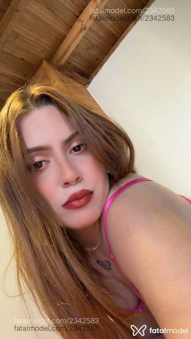 Acompanhante mulher ruiva (o) de olhos castanhos - Antonella