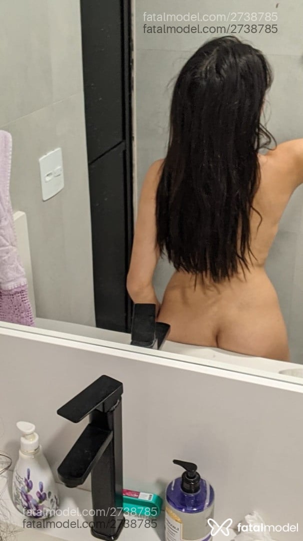 Acompanhante mulher com cabelo castanho de olhos castanhos em Curitiba - Selena Marie