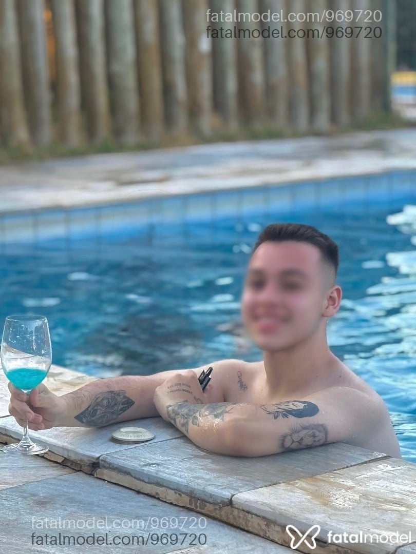 Acompanhante homem loira (o) de olhos mel em Dourados - Victor