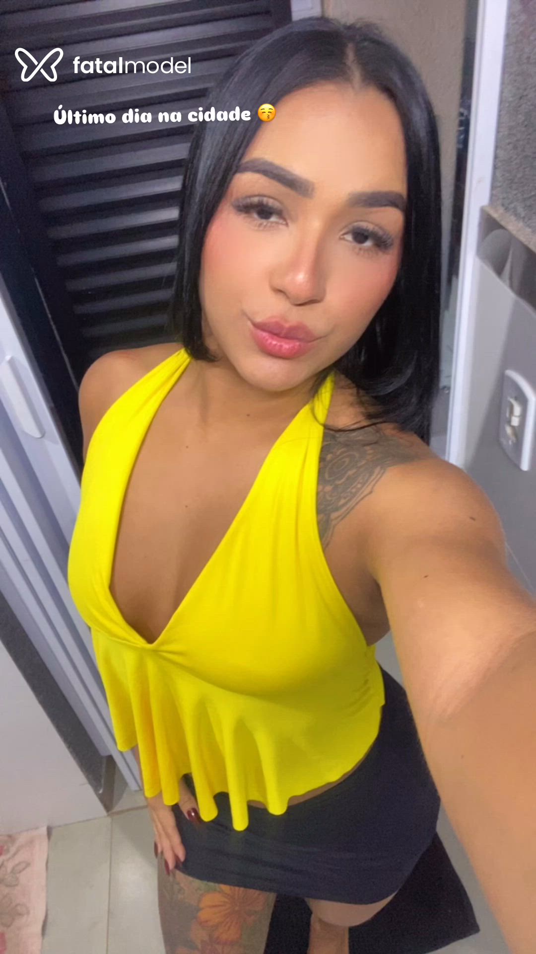 Acompanhante mulher morena (o) de olhos pretos - Jennifer