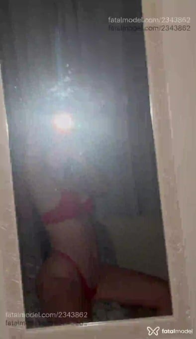 Acompanhante mulher com cabelo castanho de olhos castanhos em São Bento do Sul - Karolyne Bacchi