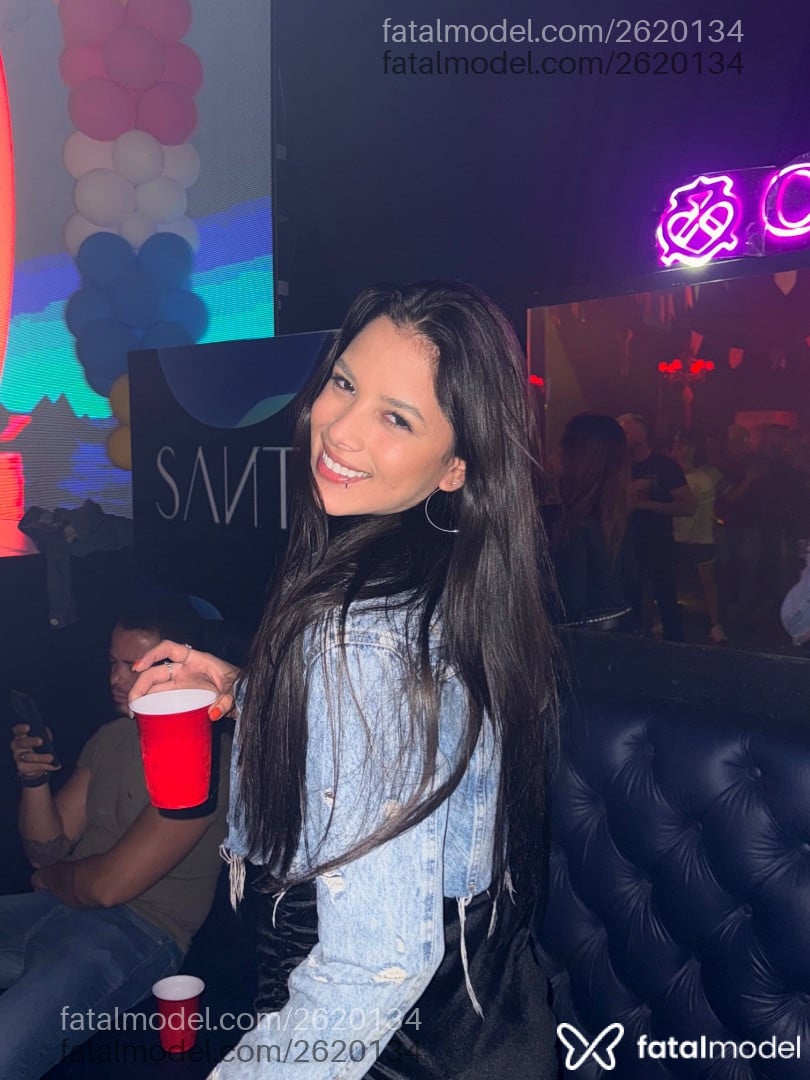 Acompanhante mulher morena (o) de olhos castanhos em São José do Rio Preto - Laura