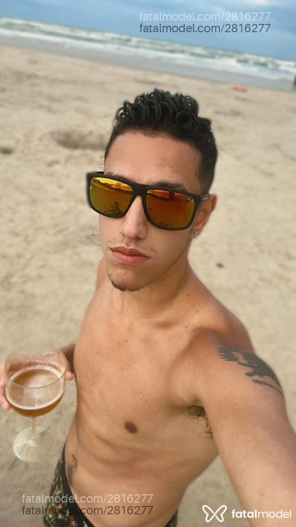 Acompanhante homem morena (o) de olhos pretos em Porto Alegre - Toguro