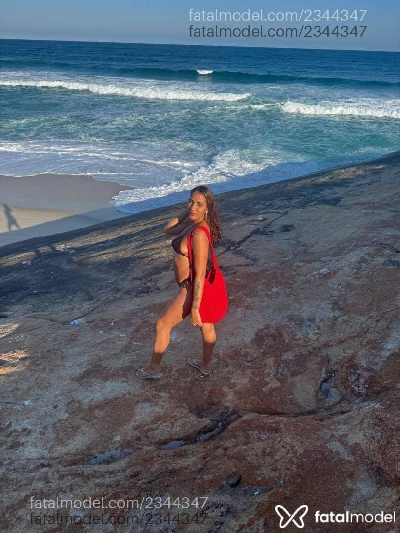 Acompanhante mulher morena (o) de olhos castanhos - Larissa Santos