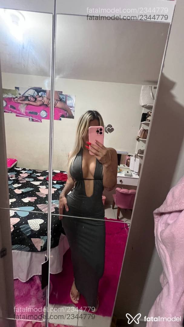 Acompanhante mulher loira (o) de olhos castanhos - Brenda