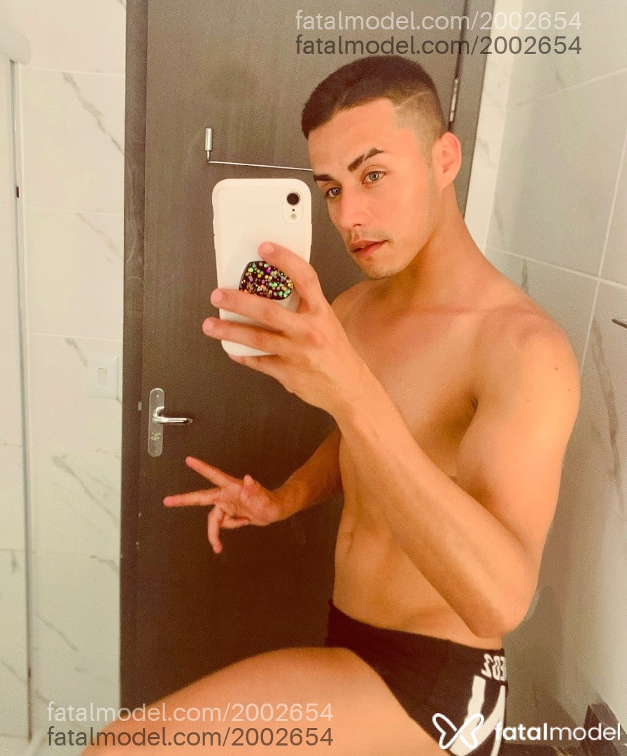 Acompanhante homem morena (o) de olhos azuis em Araranguá Acompanhante homem morena (o) de olhos azuis em Araranguá - Daniel Clark