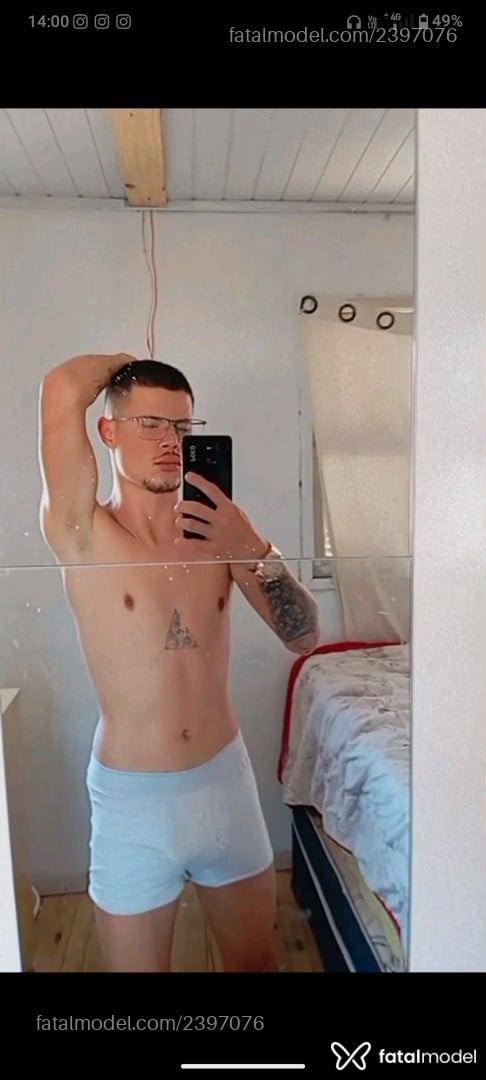 Acompanhante homem com cabelo castanho de olhos pretos em Caxias do Sul - Wagner