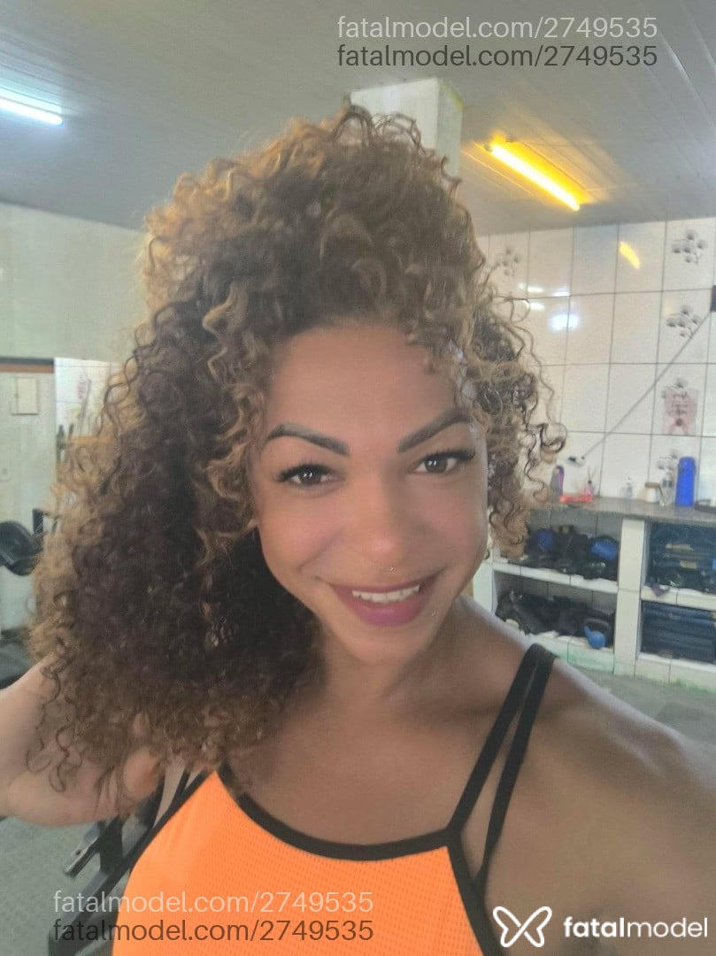 Acompanhante mulher trans com cabelo castanho de olhos castanhos em Itaboraí Acompanhante mulher trans com cabelo castanho de olhos castanhos em Itaboraí - Indiára Taiunan