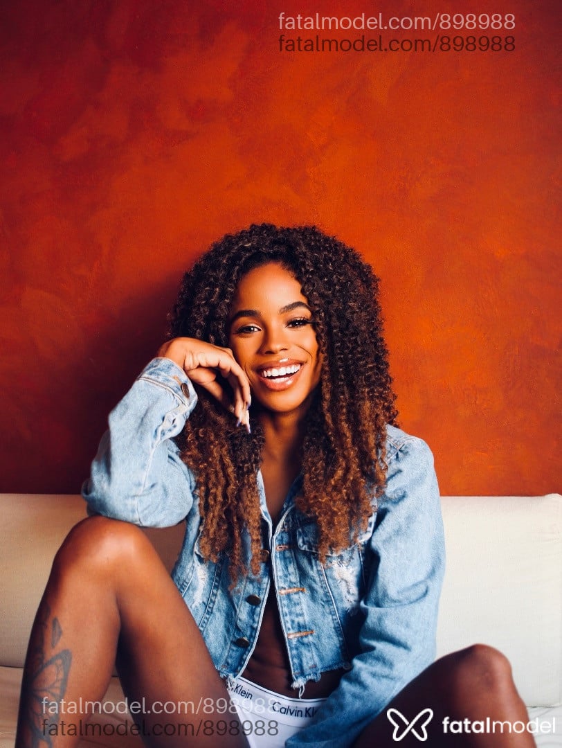 Acompanhante mulher com cabelo castanho de olhos castanhos em Criciúma - Giovanna Ricci