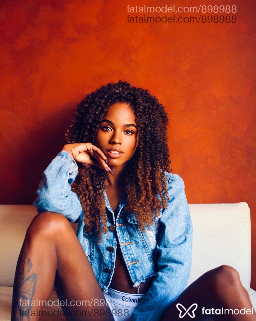 Acompanhante mulher com cabelo castanho de olhos castanhos em Criciúma - Giovanna Ricci