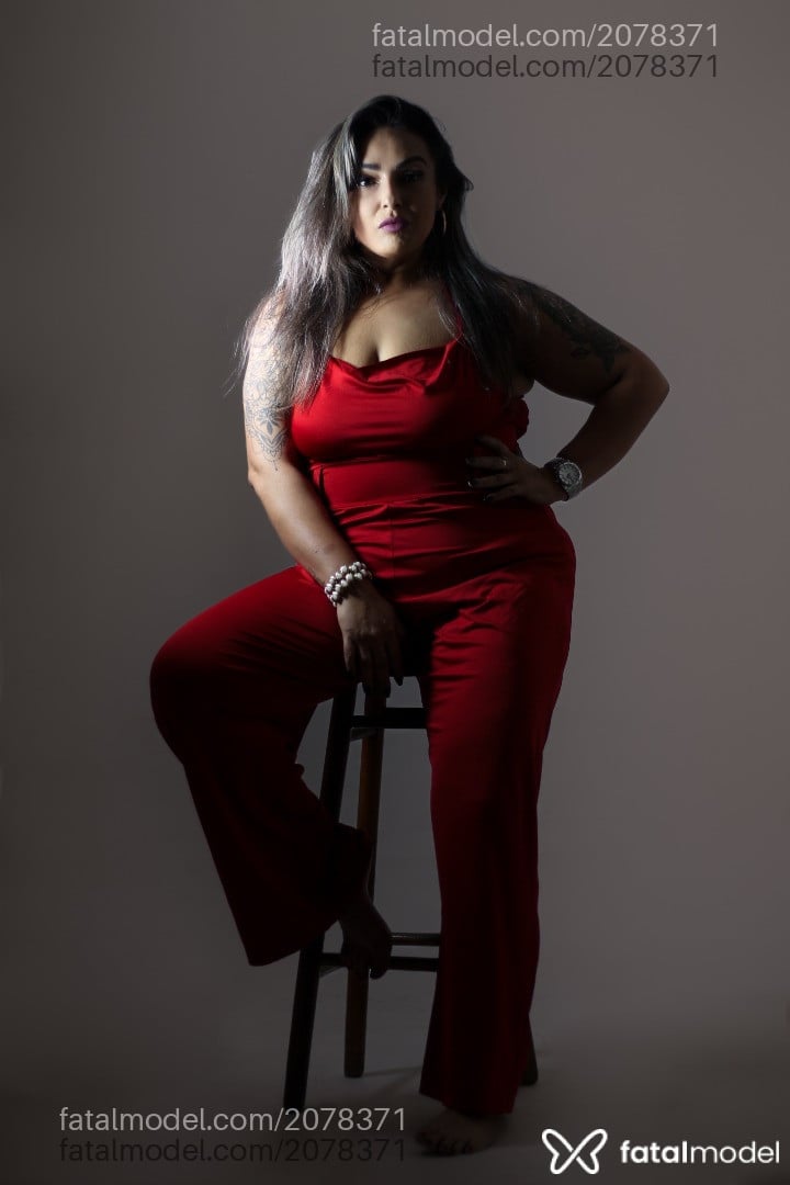 Acompanhante mulher com cabelo castanho de olhos castanhos em Porto Alegre Acompanhante mulher com cabelo castanho de olhos castanhos em Porto Alegre - Moniqui