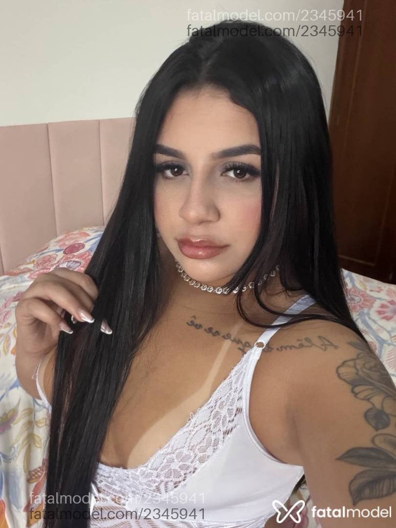 Acompanhante mulher morena (o) de olhos castanhos - Hanna