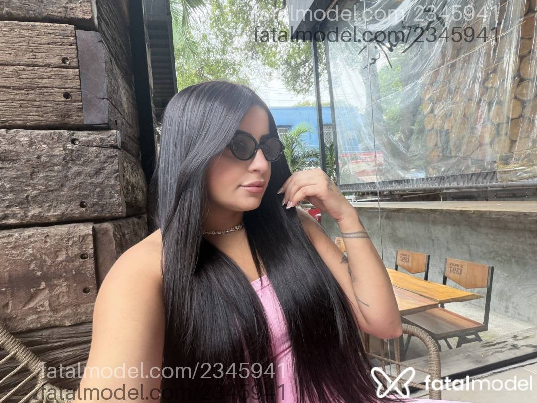 Acompanhante mulher morena (o) de olhos castanhos - Hanna