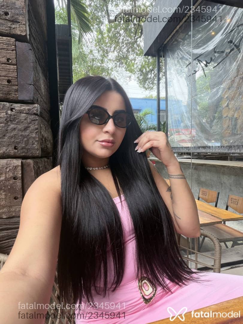 Acompanhante mulher morena (o) de olhos castanhos - Hanna