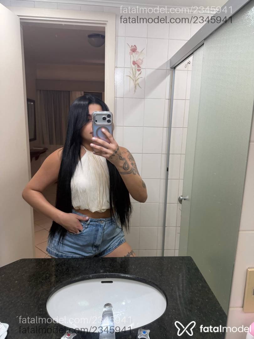 Acompanhante mulher morena (o) de olhos castanhos - Hanna