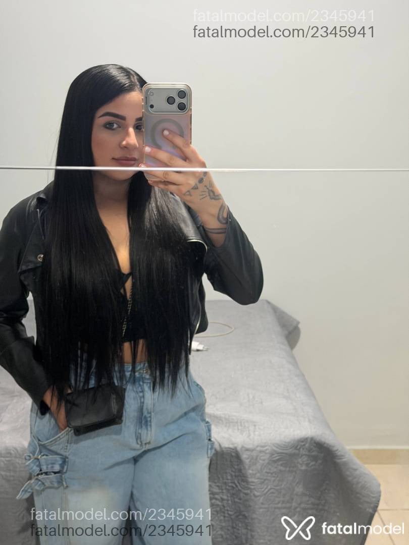 Acompanhante mulher morena (o) de olhos castanhos - Hanna