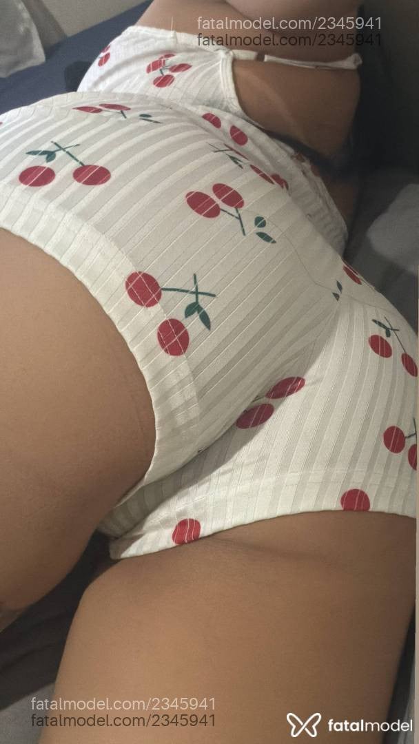Acompanhante mulher morena (o) de olhos castanhos - Hanna