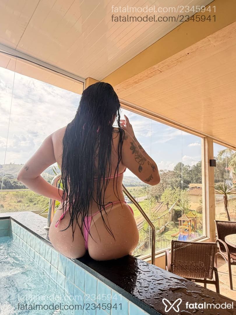 Acompanhante mulher morena (o) de olhos castanhos - Hanna