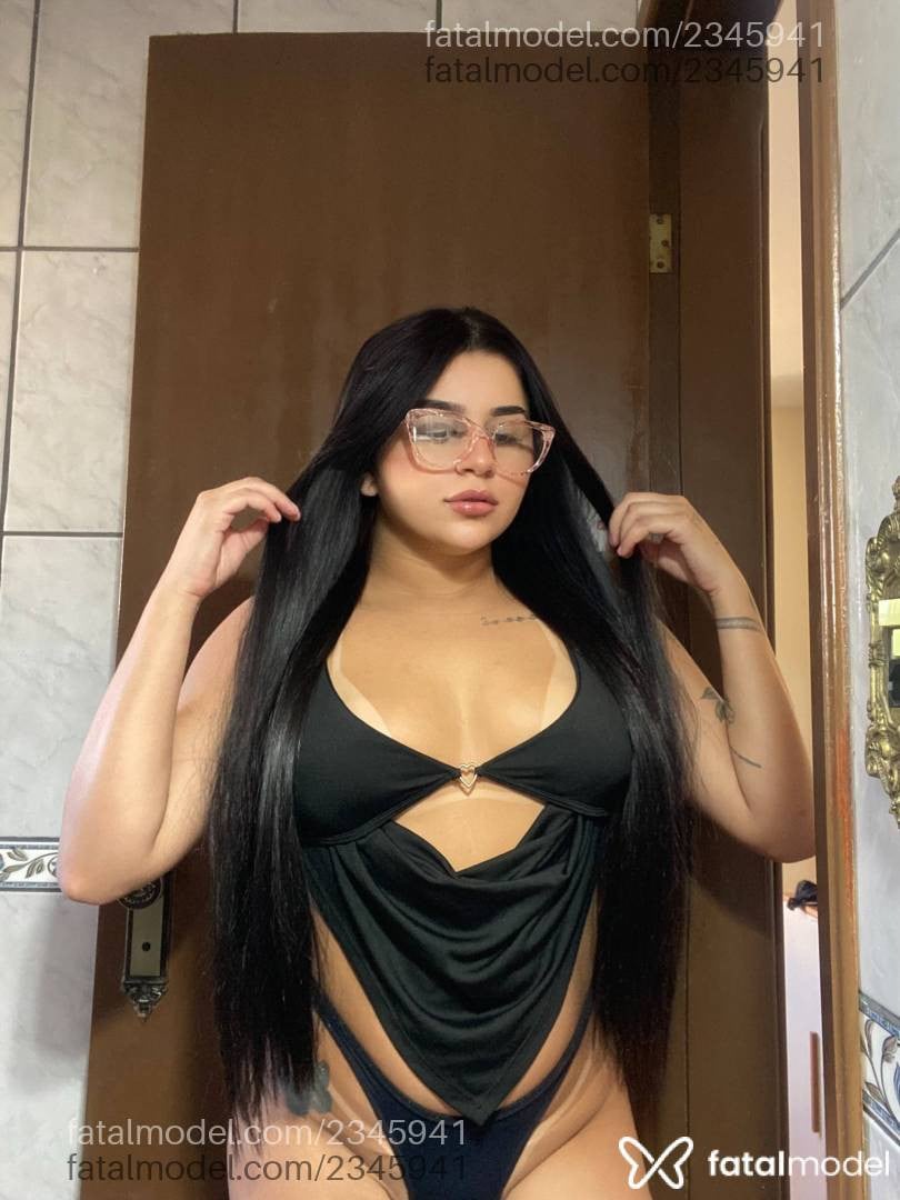 Acompanhante mulher morena (o) de olhos castanhos - Hanna
