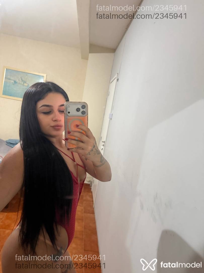 Acompanhante mulher morena (o) de olhos castanhos - Hanna