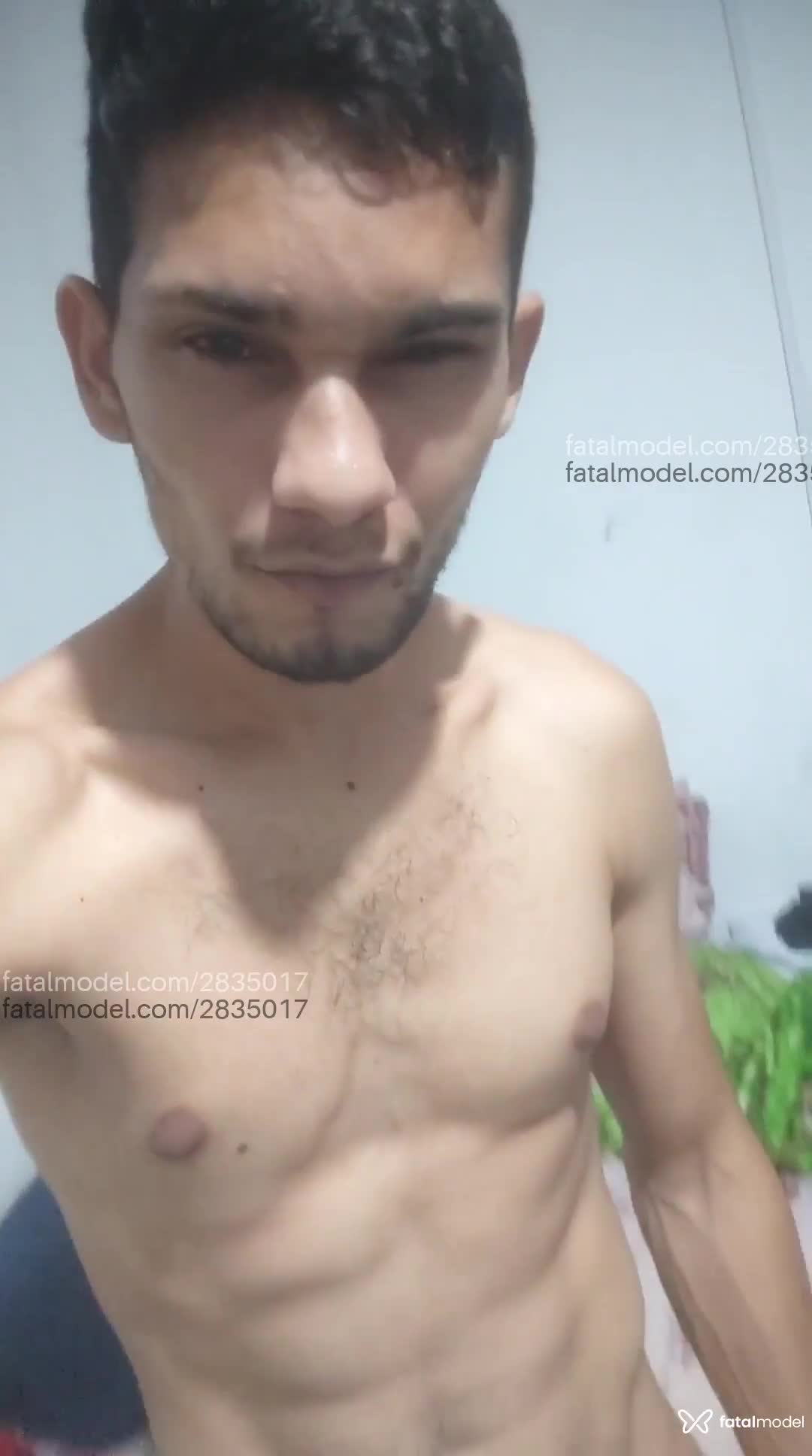 Acompanhante homem com cabelo castanho de olhos castanhos - Thsantos Acompanhante homem com cabelo castanho de olhos castanhos - Thsantos