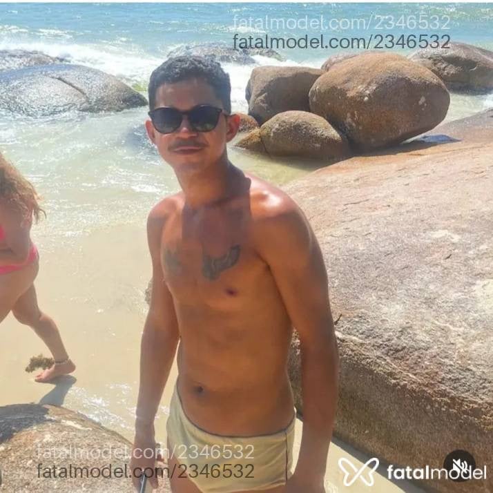 Acompanhante homem morena (o) de olhos castanhos - Brothers Acompanhante homem morena (o) de olhos castanhos - Brothers