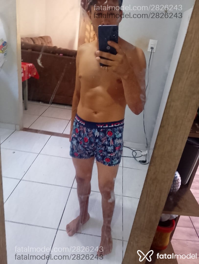 Acompanhante homem com cabelo colorido de olhos pretos em Umuarama Acompanhante homem com cabelo colorido de olhos pretos em Umuarama - João Vitor