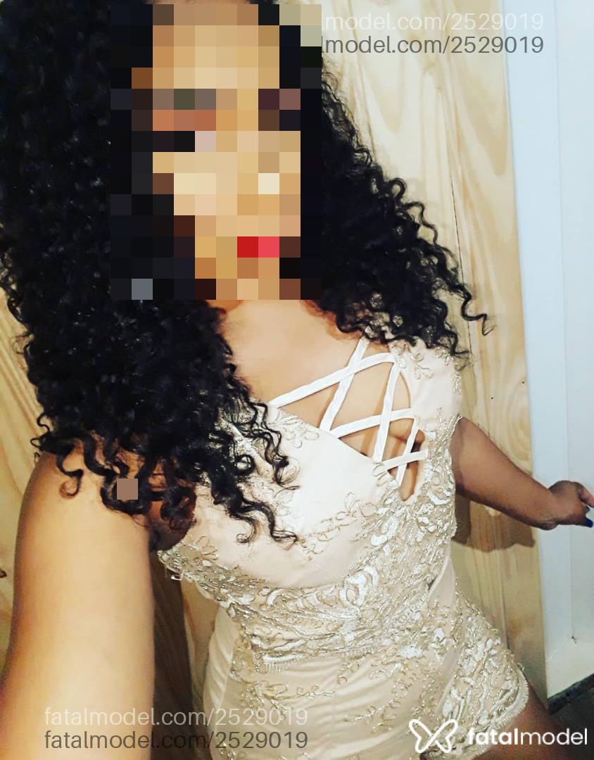 Acompanhante mulher com cabelo castanho de olhos castanhos em Porto Alegre Acompanhante mulher com cabelo castanho de olhos castanhos em Porto Alegre - Lovedin