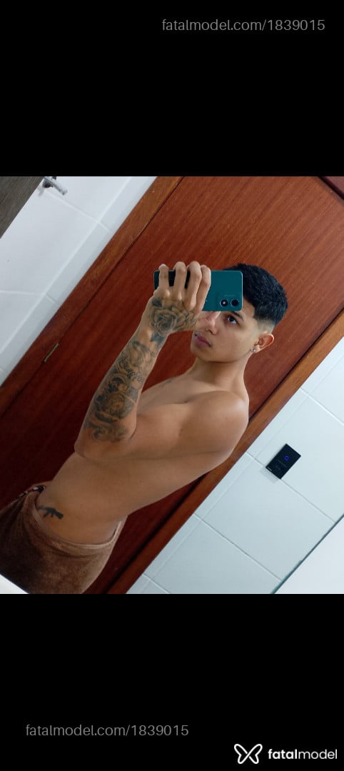 Acompanhante homem morena (o) de olhos pretos - Novinturco