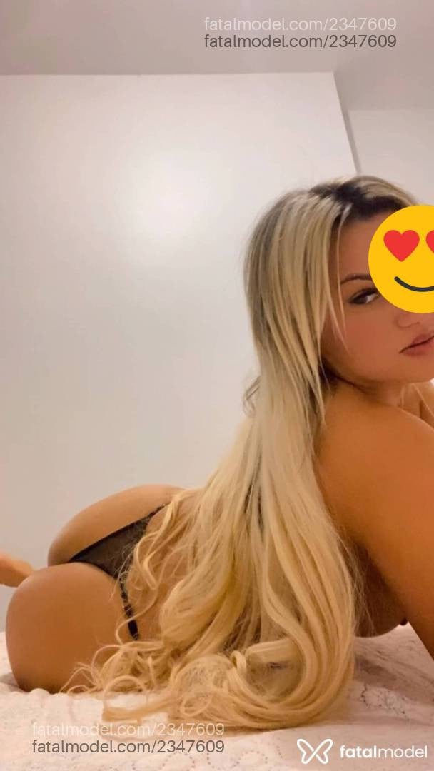 Acompanhante mulher loira (o) de olhos castanhos - Fernanda Collins