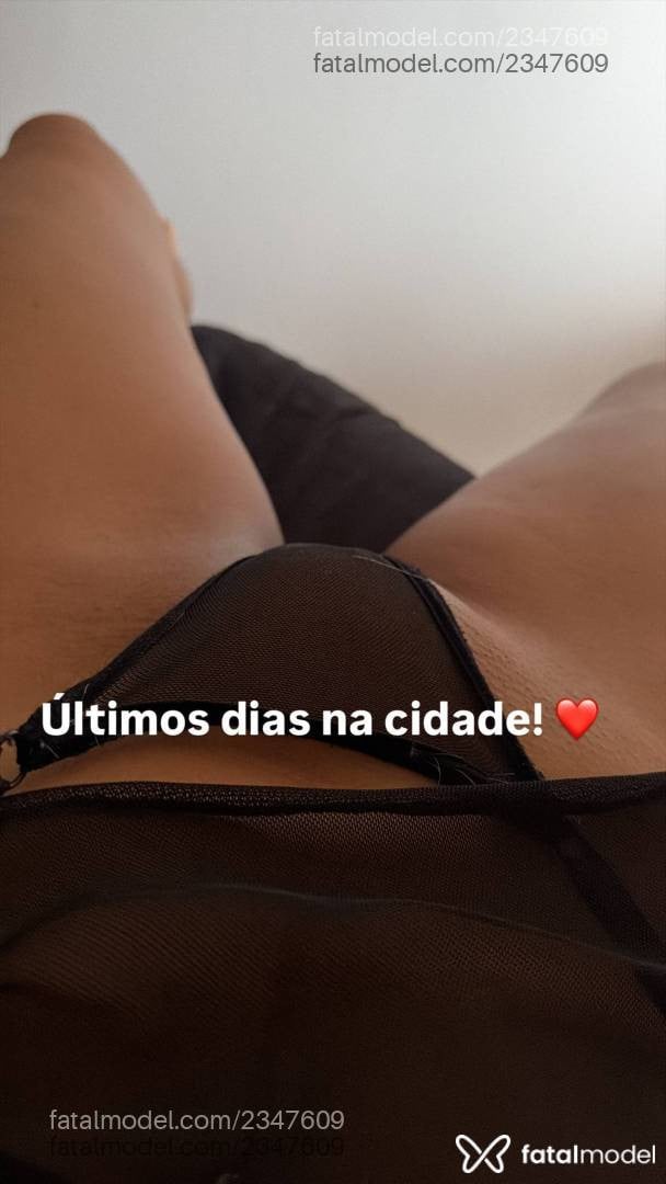 Acompanhante mulher loira (o) de olhos castanhos - Fernanda Collins