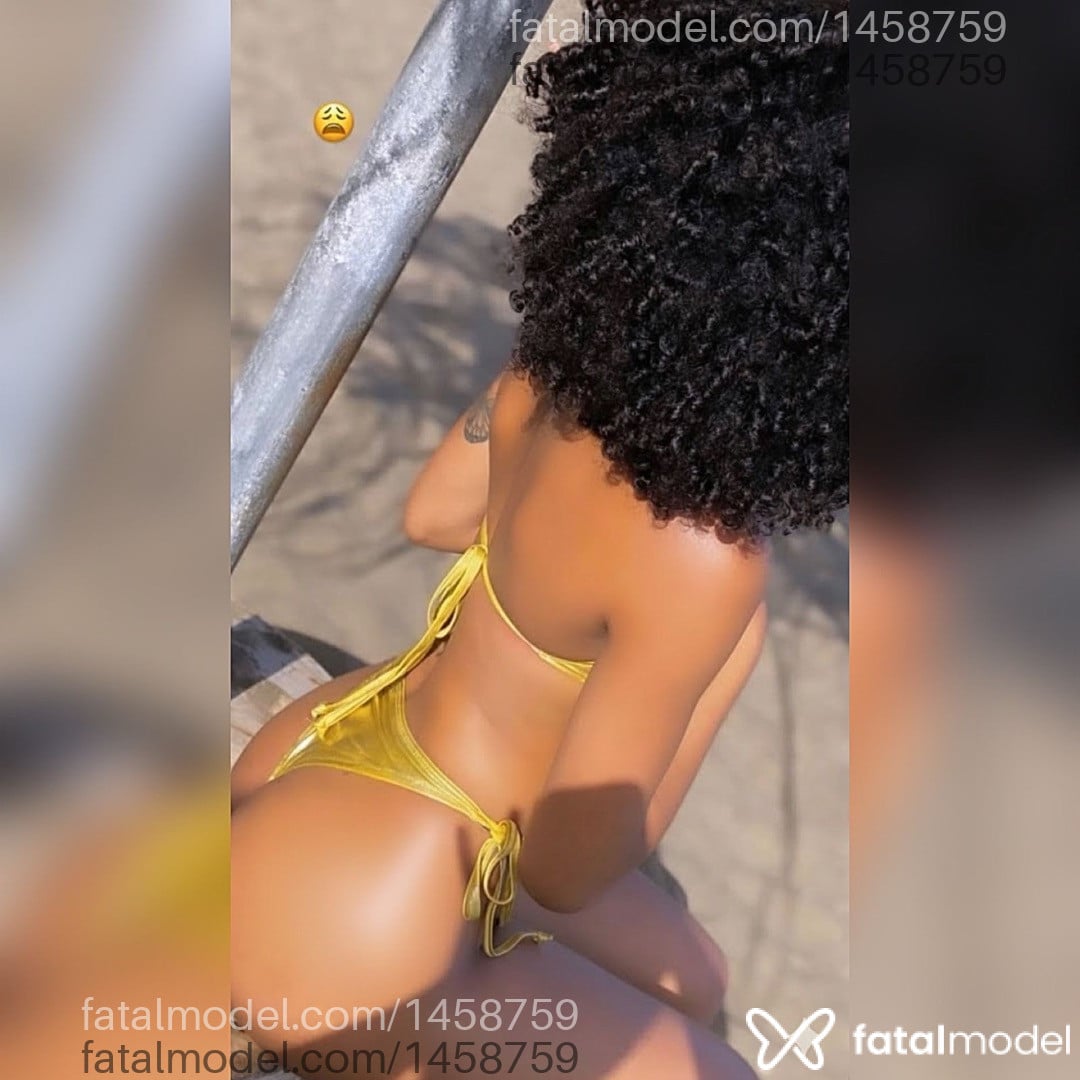 Acompanhante mulher morena (o) de olhos castanhos - Morena Acompanhante mulher morena (o) de olhos castanhos - Morena