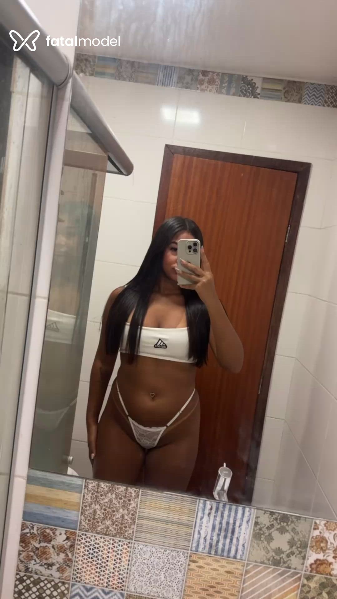 Acompanhante mulher morena (o) de olhos castanhos - Rebecca Castro