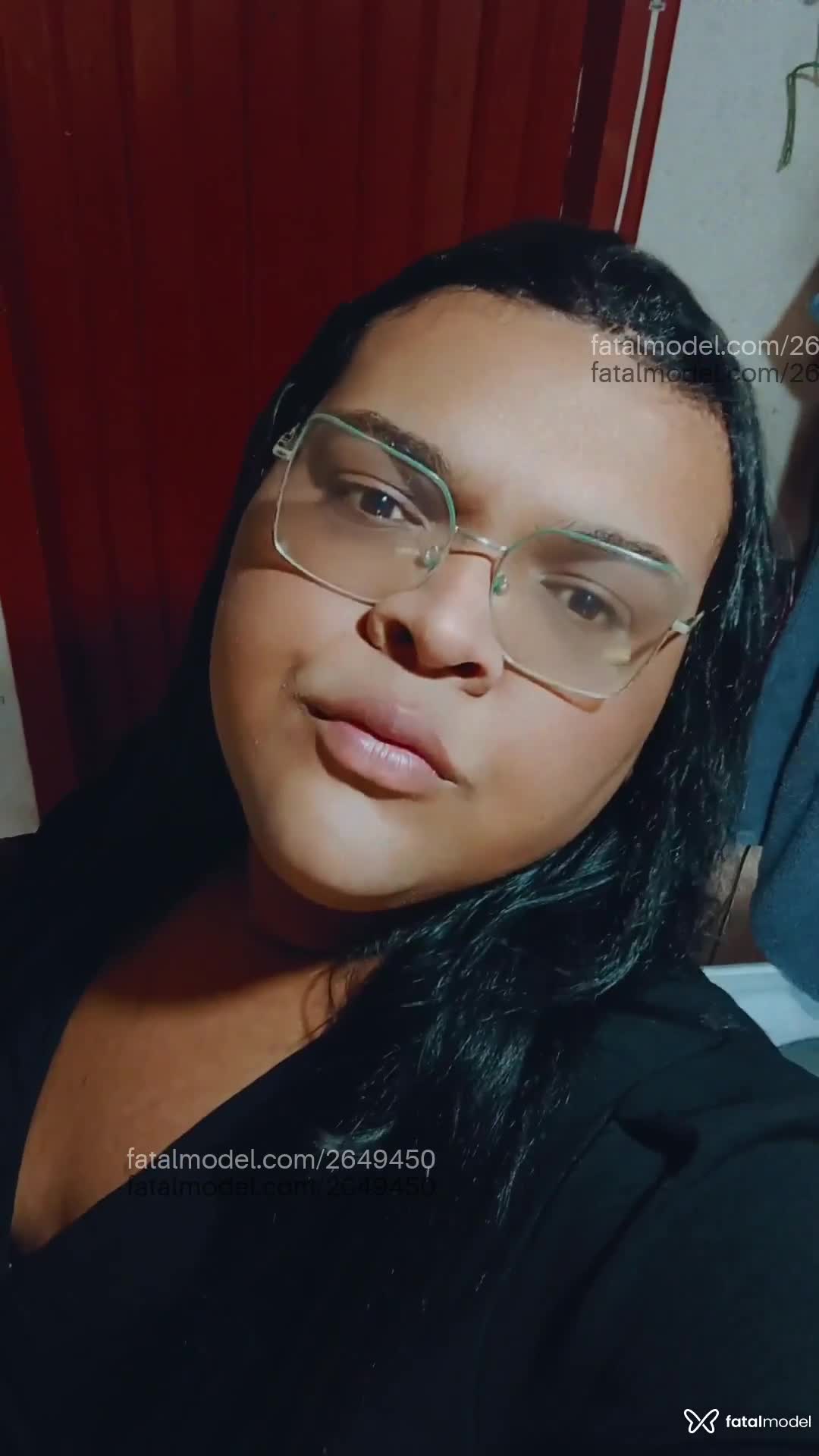 Acompanhante mulher trans morena (o) de olhos castanhos - Victória