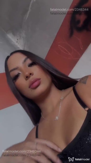 Acompanhante mulher com cabelo castanho de olhos castanhos - Eduarda