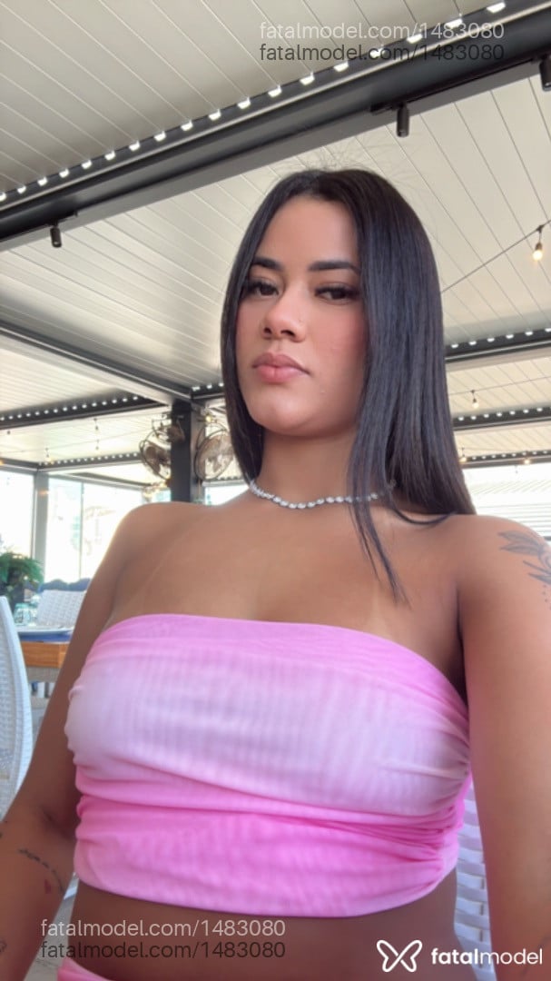 Acompanhante mulher com cabelo castanho de olhos castanhos - Bruninha