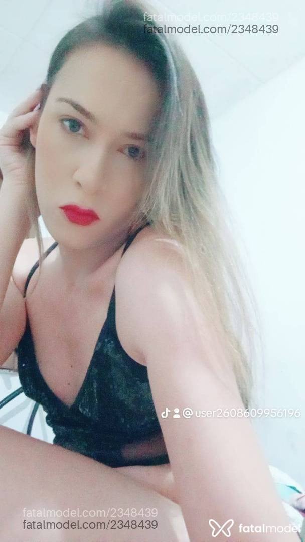 Acompanhante mulher trans loira (o) de olhos verdes - Madalena