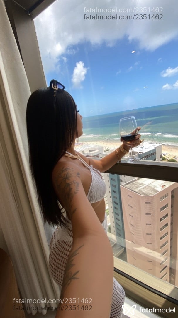 Acompanhante mulher com cabelo castanho de olhos castanhos em João Pessoa - Ray Marques