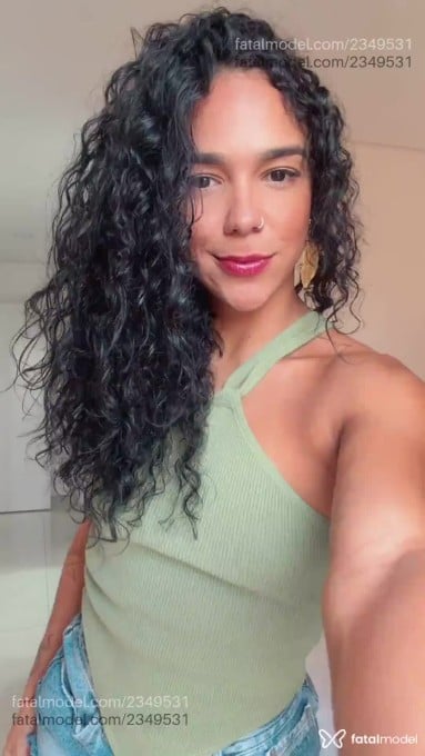 Acompanhante mulher com cabelo castanho de olhos pretos em Belo Horizonte - Débora Carvalho