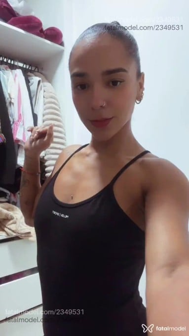 Acompanhante mulher com cabelo castanho de olhos pretos em Belo Horizonte - Débora Carvalho