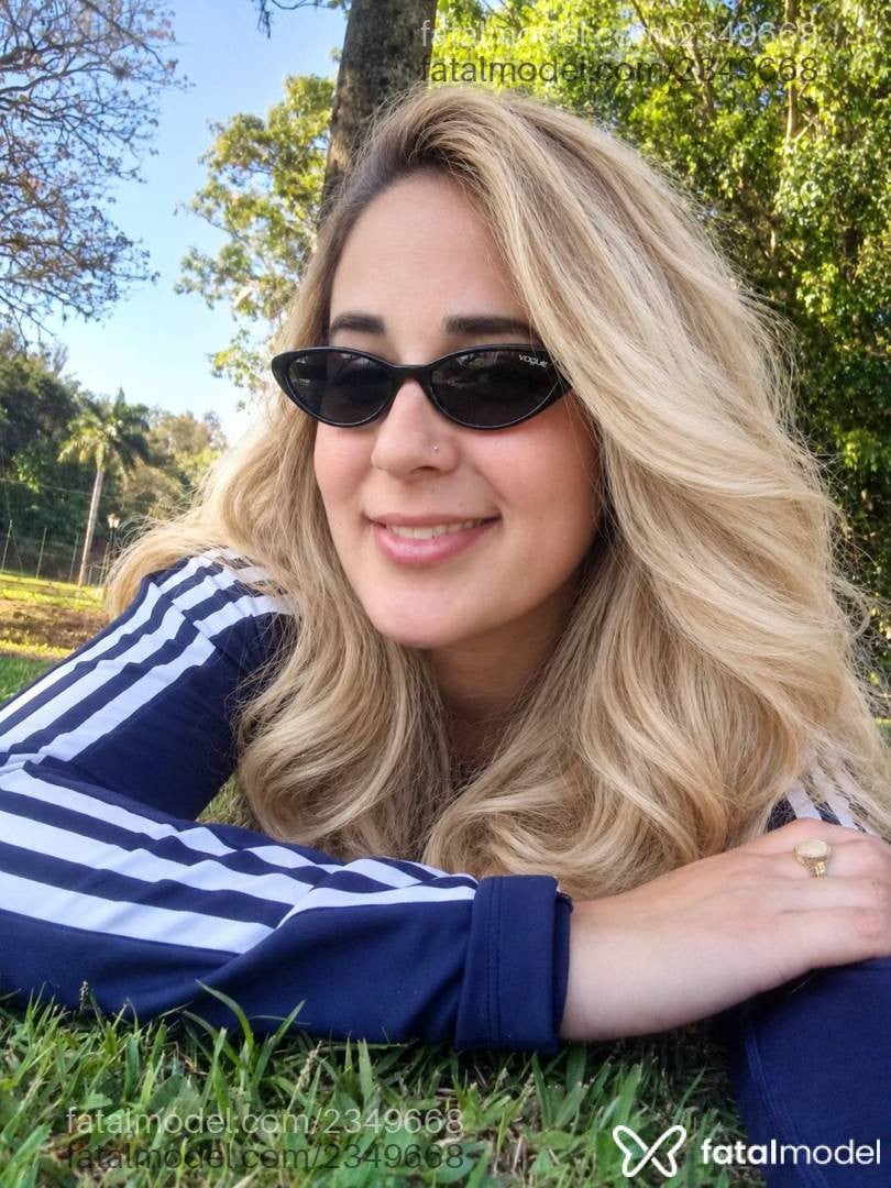 Acompanhante mulher loira (o) de olhos verdes - Amanda