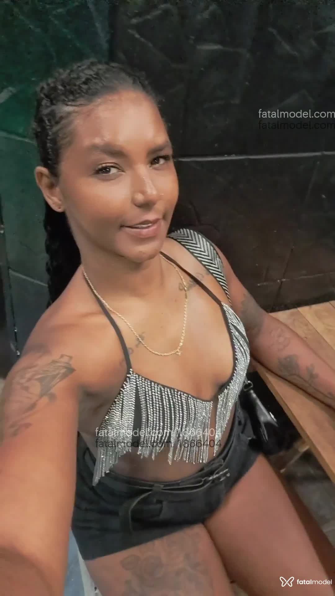 Acompanhante mulher morena (o) de olhos pretos em Goiânia - Giovanna