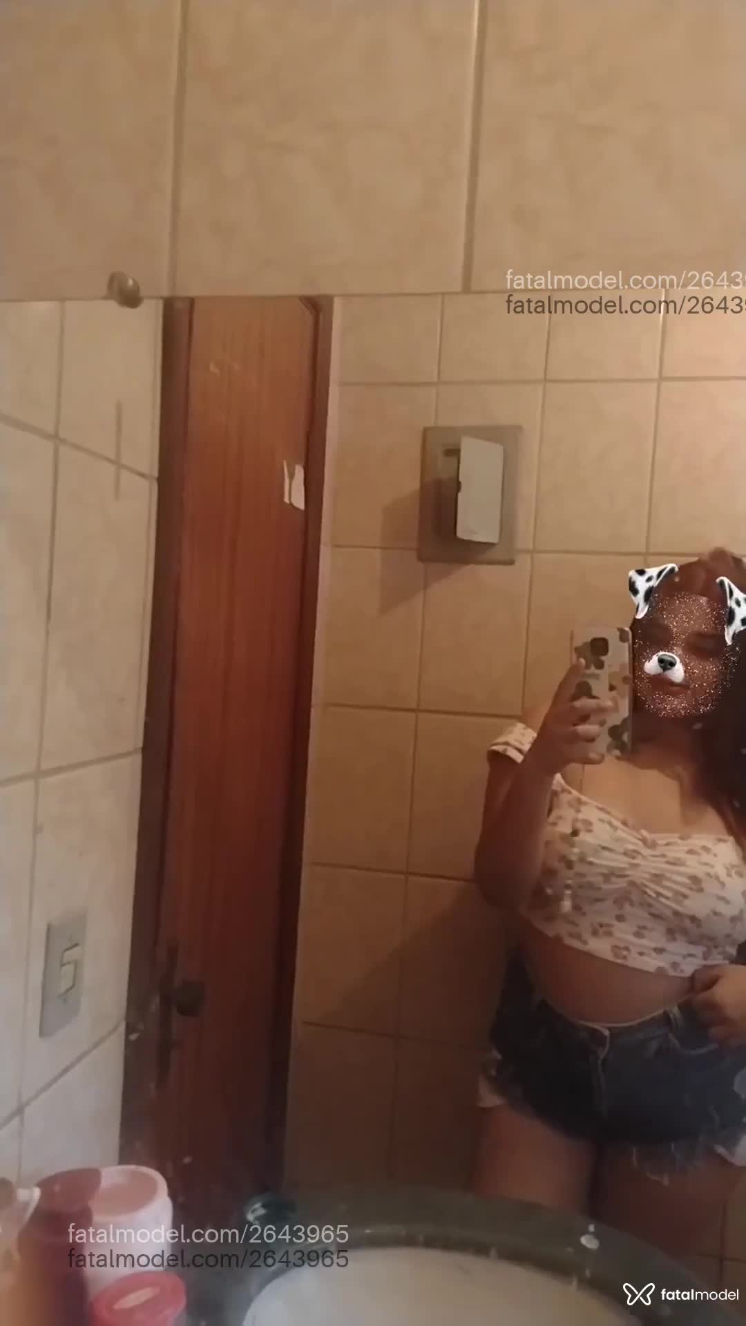 Acompanhante mulher morena (o) de olhos castanhos - Carol Acompanhante mulher morena (o) de olhos castanhos - Carol