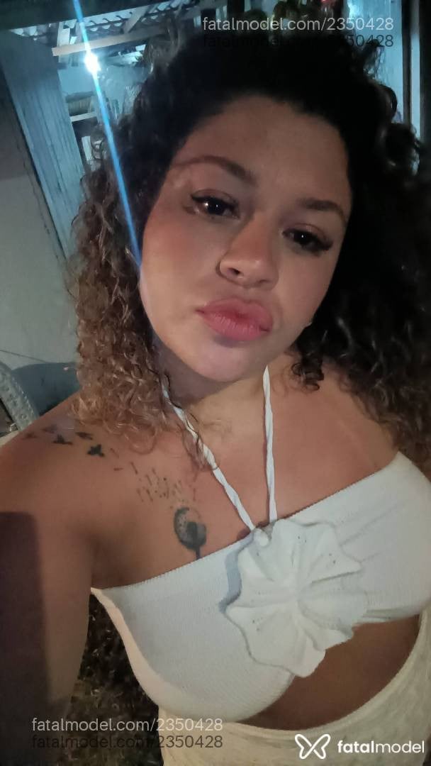 Acompanhante mulher loira (o) de olhos mel - Kelly