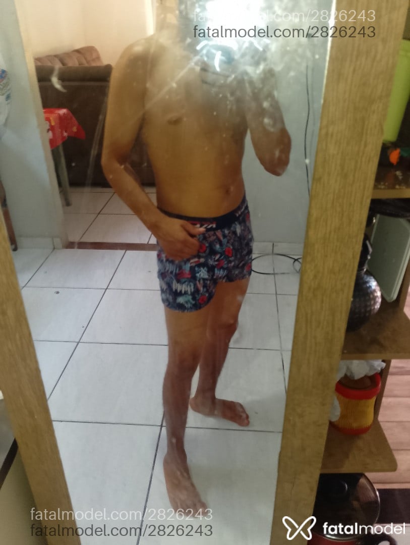 Acompanhante homem com cabelo colorido de olhos pretos em Umuarama Acompanhante homem com cabelo colorido de olhos pretos em Umuarama - João Vitor