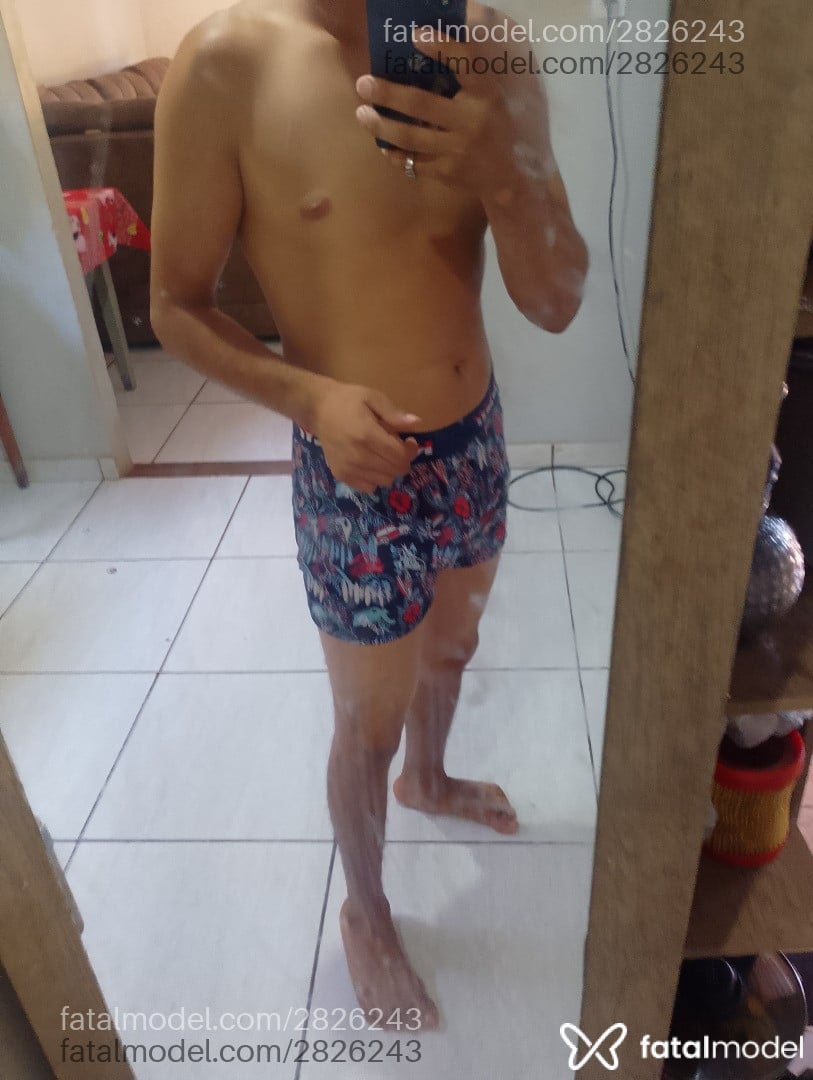 Acompanhante homem com cabelo colorido de olhos pretos em Umuarama Acompanhante homem com cabelo colorido de olhos pretos em Umuarama - João Vitor