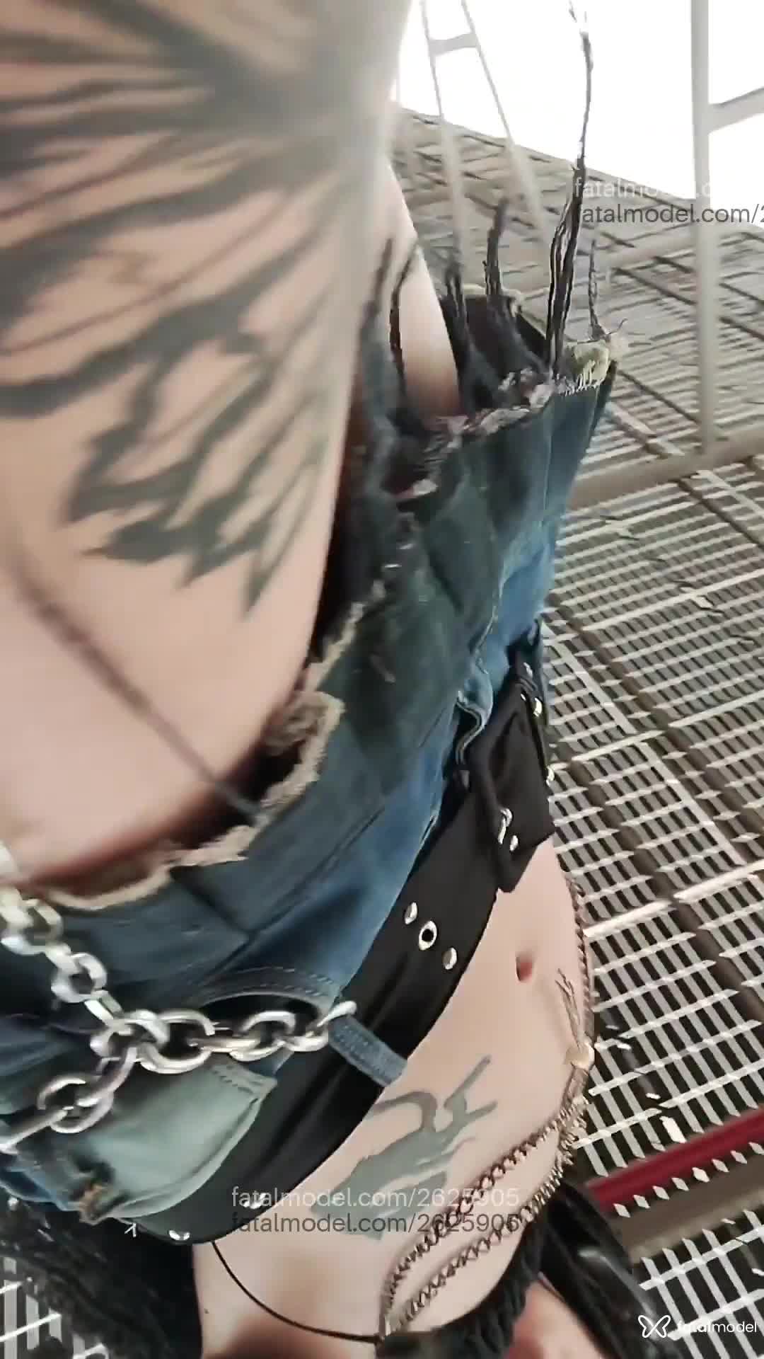 Acompanhante mulher trans com cabelo castanho de olhos verdes em Brasília Acompanhante mulher trans com cabelo castanho de olhos verdes em Brasília - Alice Leal