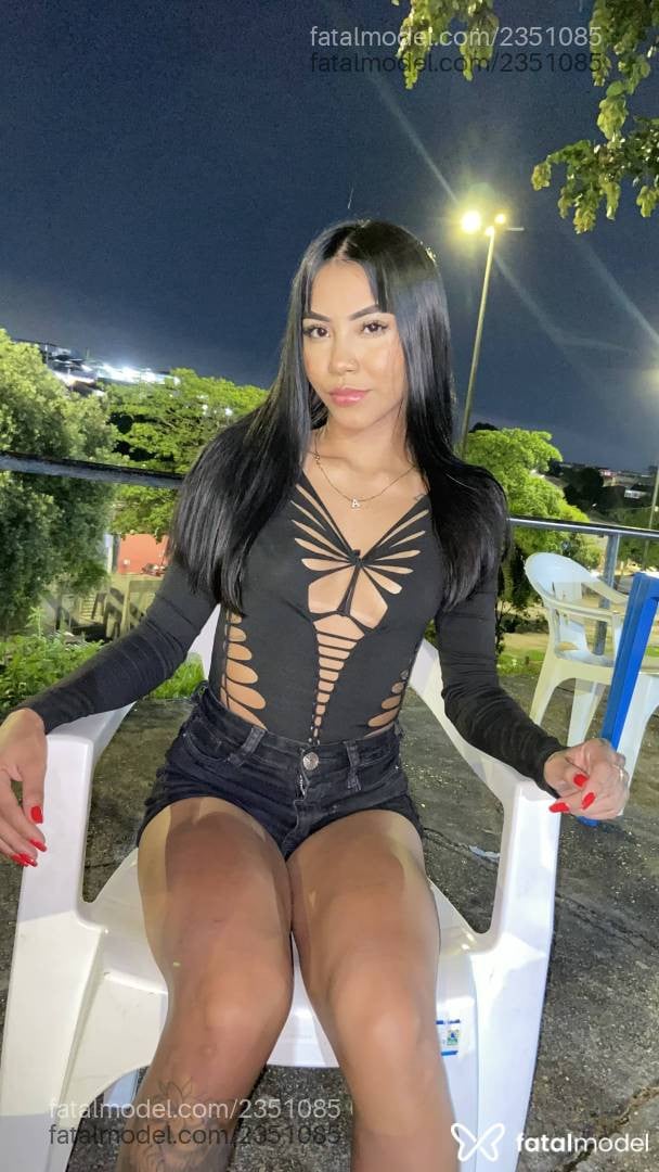 Acompanhante mulher morena (o) de olhos castanhos - Kimberly Acompanhante mulher morena (o) de olhos castanhos - Kimberly