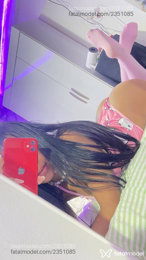 Acompanhante mulher morena (o) de olhos castanhos - Kimberly Acompanhante mulher morena (o) de olhos castanhos - Kimberly