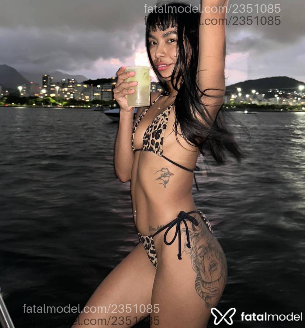 Acompanhante mulher morena (o) de olhos castanhos - Kimberly Acompanhante mulher morena (o) de olhos castanhos - Kimberly